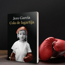 Cargar imagen en el visor de la galería, OFERTA Libro "Cola de Lagartija" por Jero García + CAMISETA de "Sport vs Bullying"